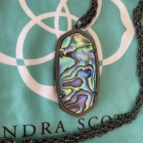 Kendra Scott Rae Pendant Necklace - Picture 2 of 5